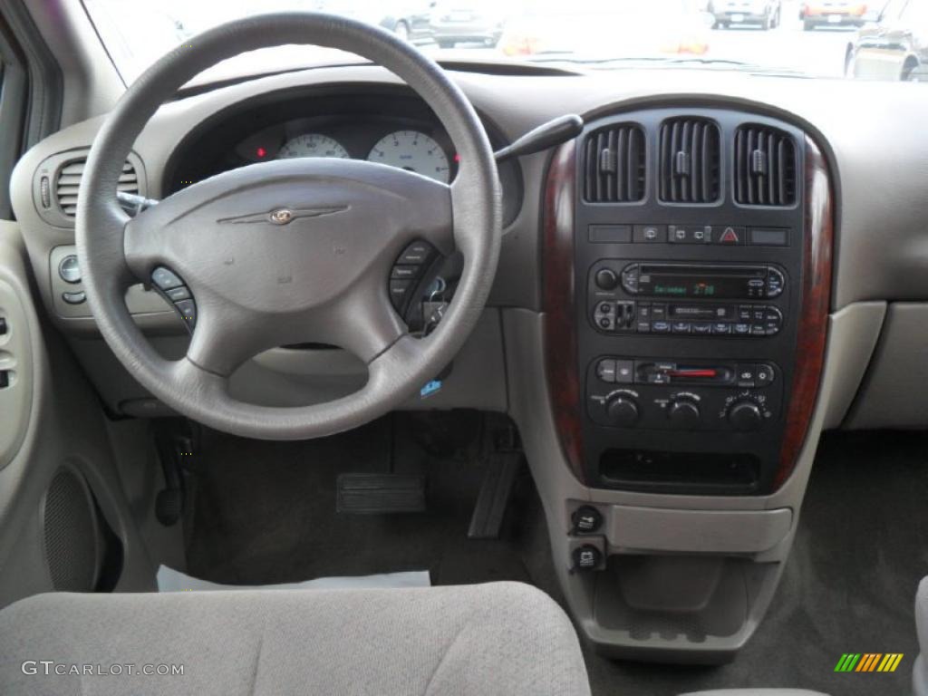 2002 Chrysler Town & Country EX Taupe Dashboard Photo #46380201