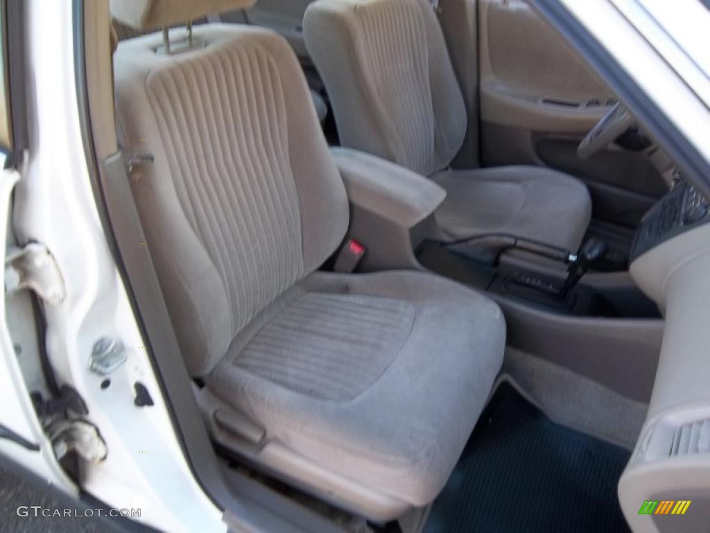 1998 Accord LX Sedan - Taffeta White / Quartz photo #13