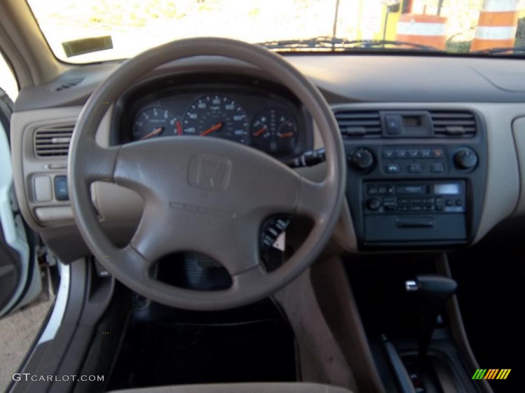 1998 Accord LX Sedan - Taffeta White / Quartz photo #16