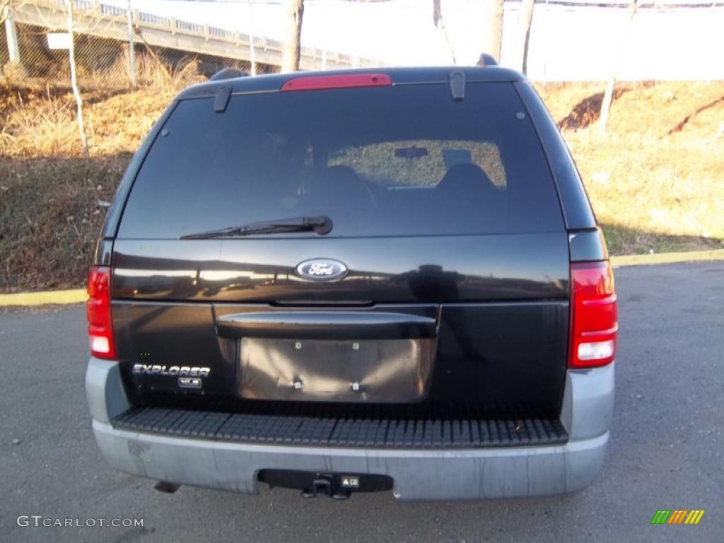 2002 Explorer XLS 4x4 - Black Clearcoat / Graphite photo #5
