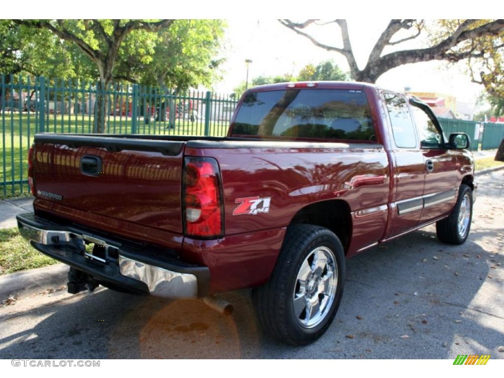 2007 Silverado 1500 Classic Z71 Extended Cab 4x4 - Sport Red Metallic / Dark Charcoal photo #9