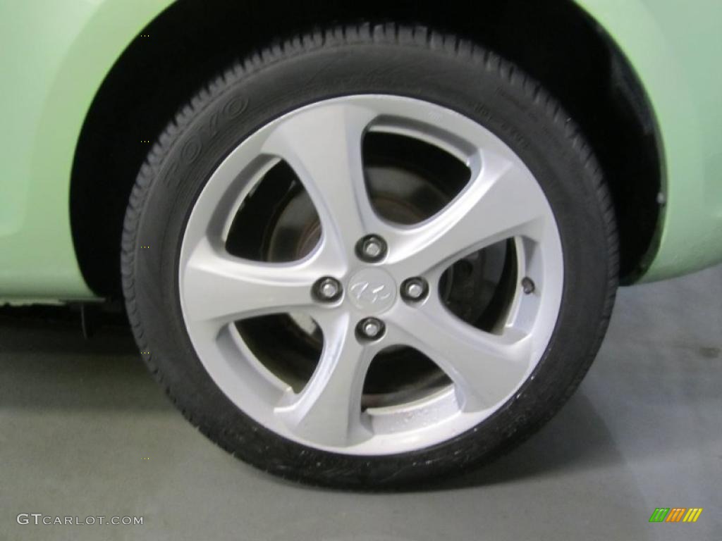 2007 Hyundai Accent SE Coupe Wheel Photo #46387300