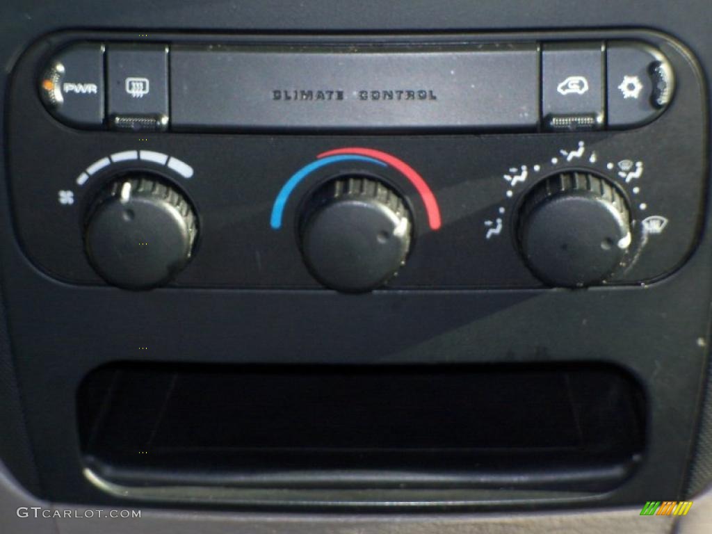 2001 Dodge Caravan SE Controls Photo #46389694