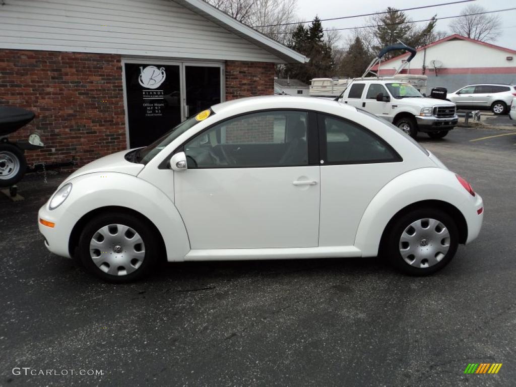 Candy White Volkswagen New Beetle