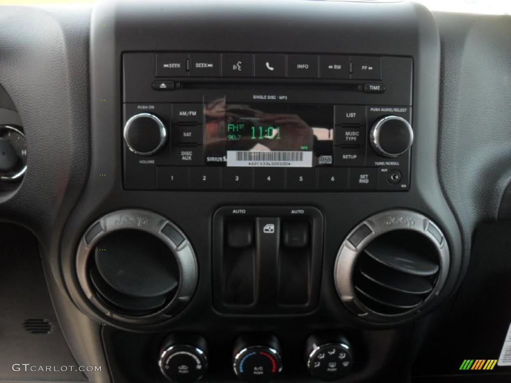 2011 Wrangler Sport S 4x4 - Bright White / Black photo #13