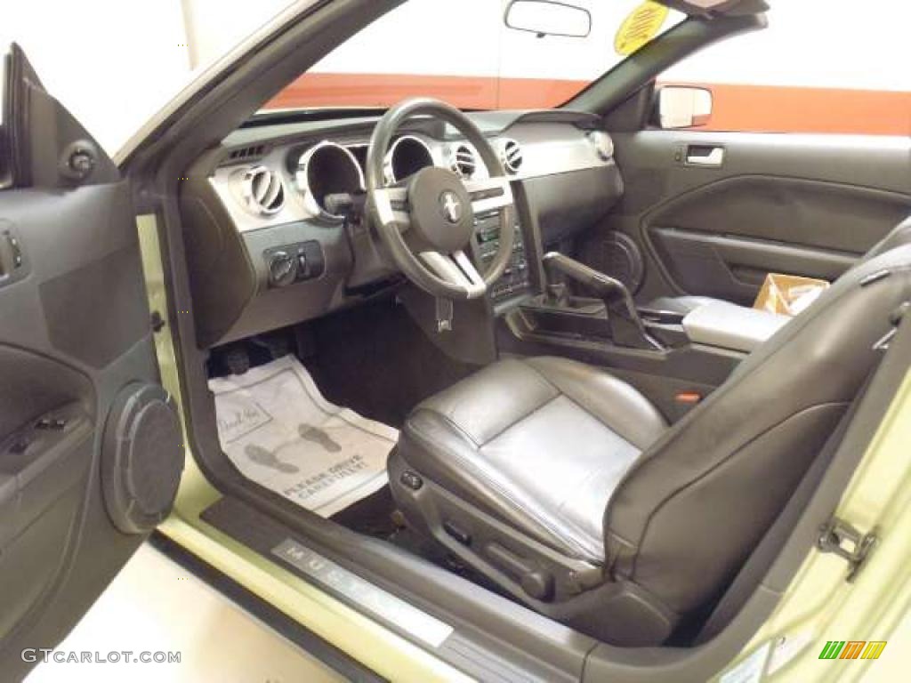 2006 Mustang V6 Premium Convertible - Legend Lime Metallic / Dark Charcoal photo #13
