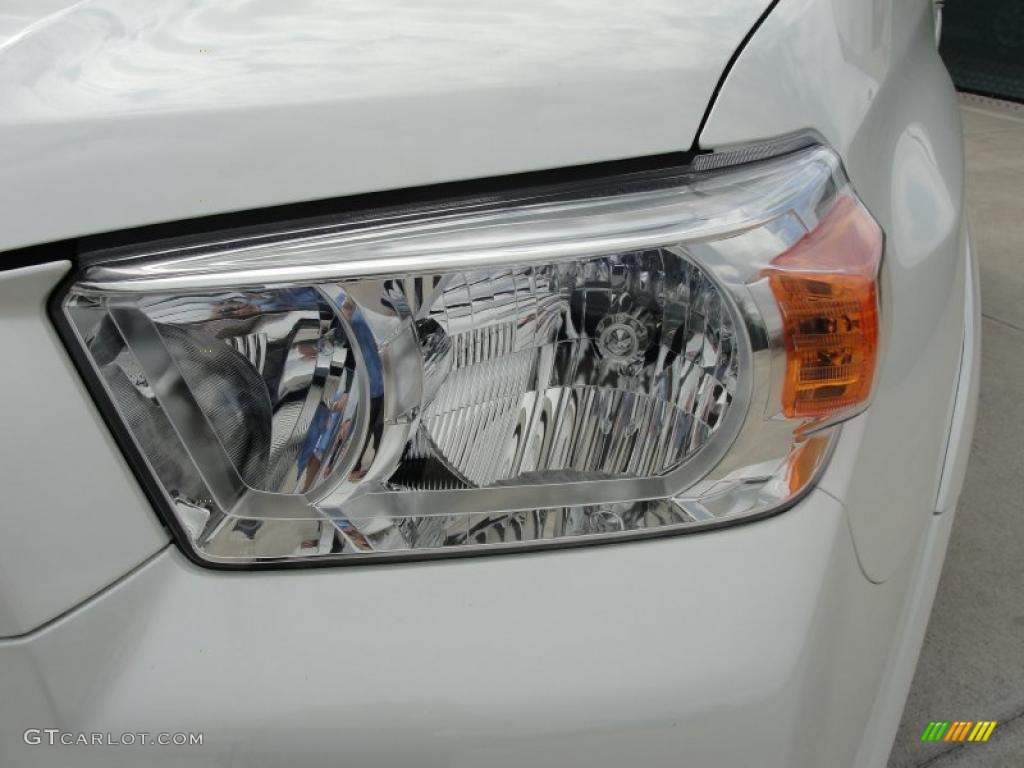 2011 4Runner SR5 - Blizzard White Pearl / Graphite photo #9