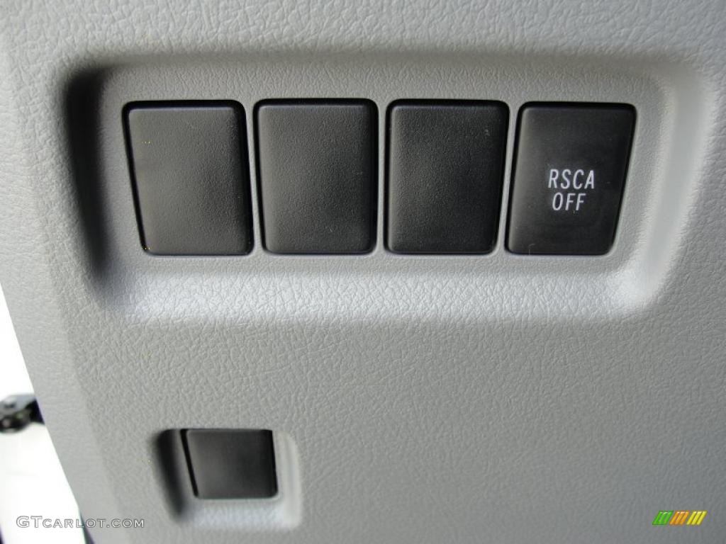 2011 4Runner SR5 - Blizzard White Pearl / Graphite photo #37