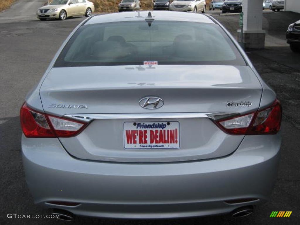 2011 Sonata SE - Radiant Silver / Gray photo #7