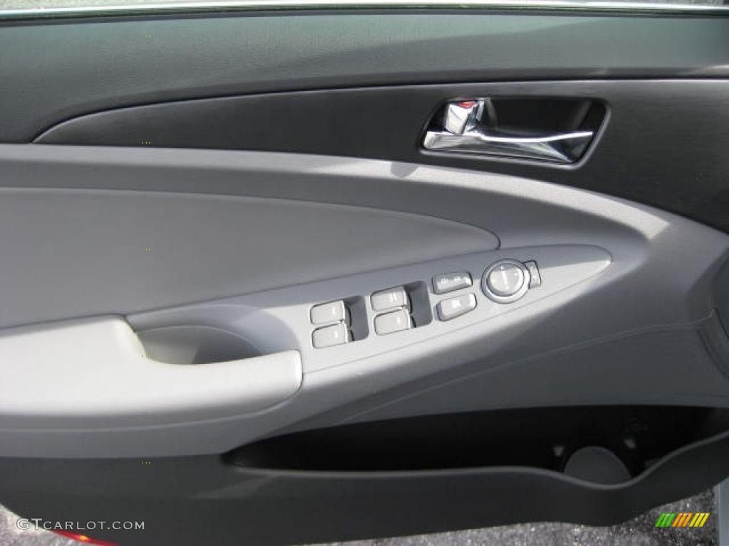 2011 Hyundai Sonata SE Gray Door Panel Photo #46399860