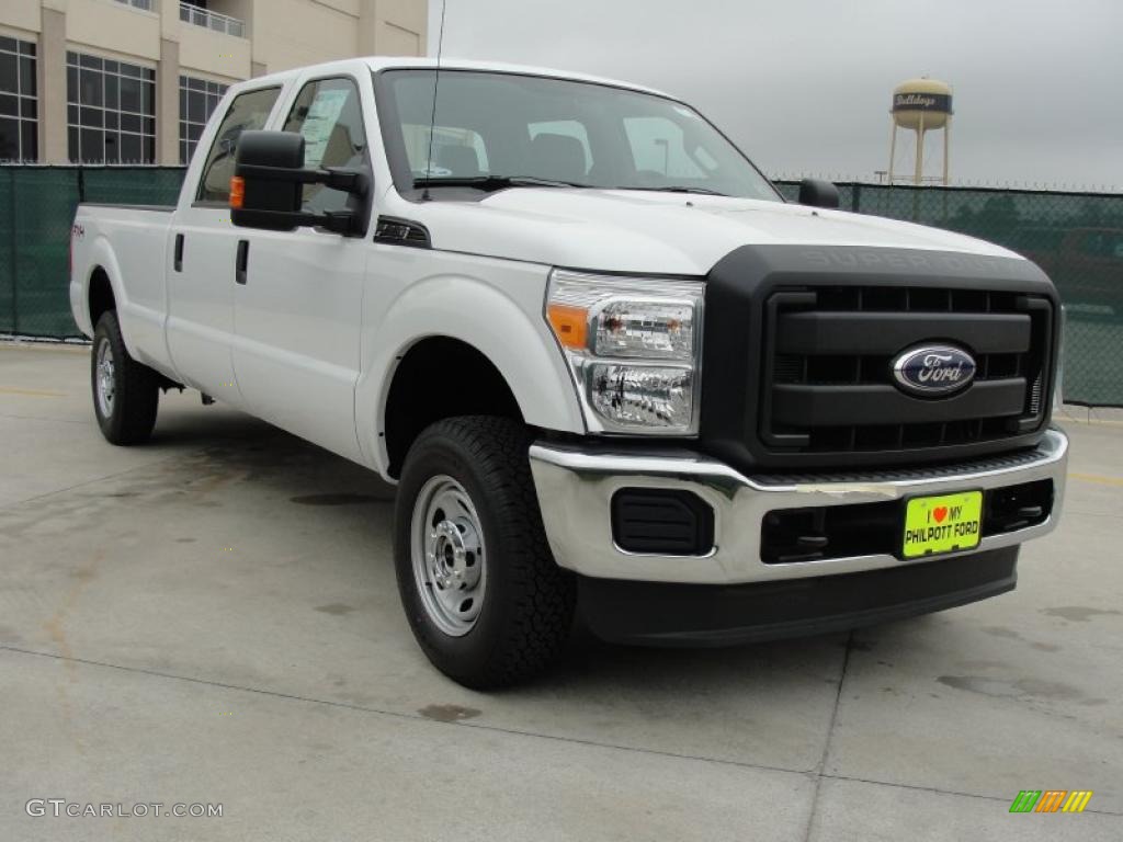 Oxford White 2011 Ford F250 Super Duty XL Crew Cab 4x4 Exterior Photo #46400562
