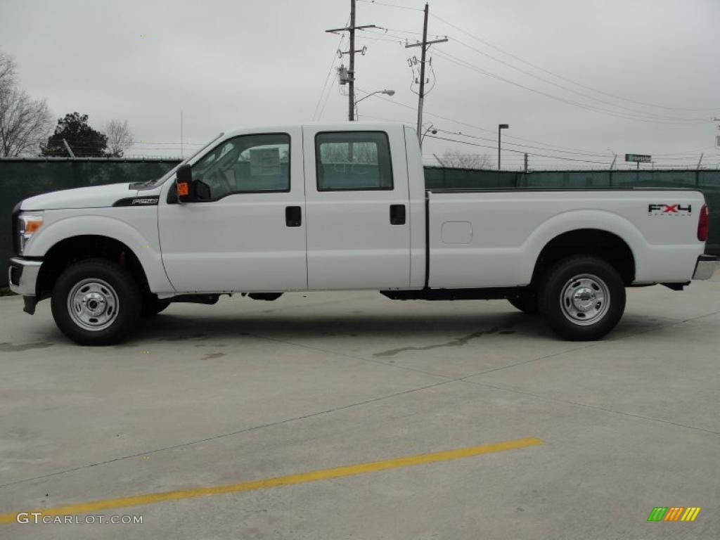 Oxford White 2011 Ford F250 Super Duty XL Crew Cab 4x4 Exterior Photo #46400634