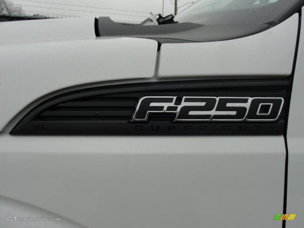2011 Ford F250 Super Duty XL Crew Cab 4x4 Marks and Logos Photos