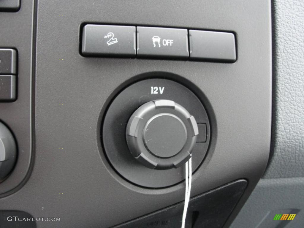 2011 Ford F250 Super Duty XL Crew Cab 4x4 Controls Photo #46400988