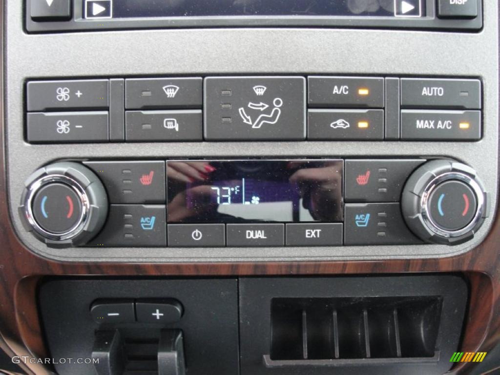 2011 Ford F250 Super Duty Lariat Crew Cab 4x4 Controls Photo #46401561