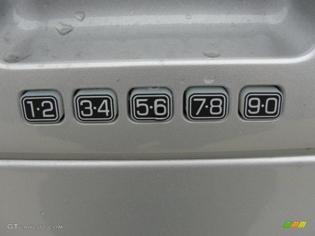 2011 F150 Platinum SuperCrew 4x4 - Ingot Silver Metallic / Steel Gray/Black photo #17