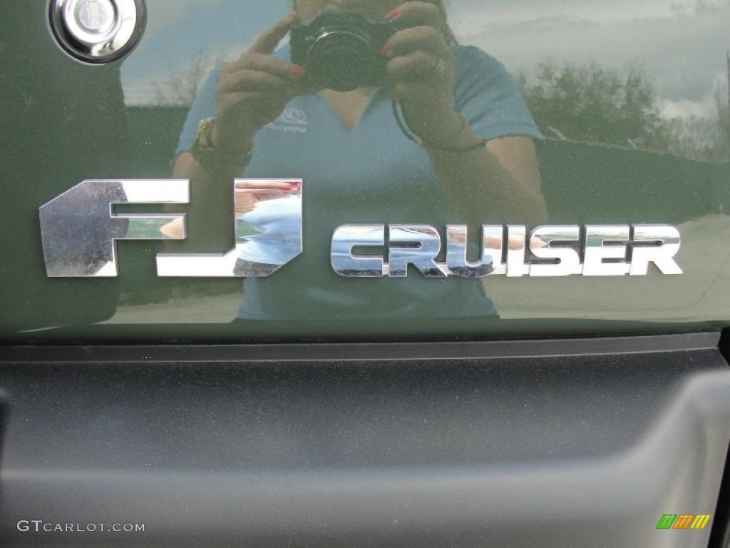 2011 Toyota FJ Cruiser TRD 4WD Marks and Logos Photos