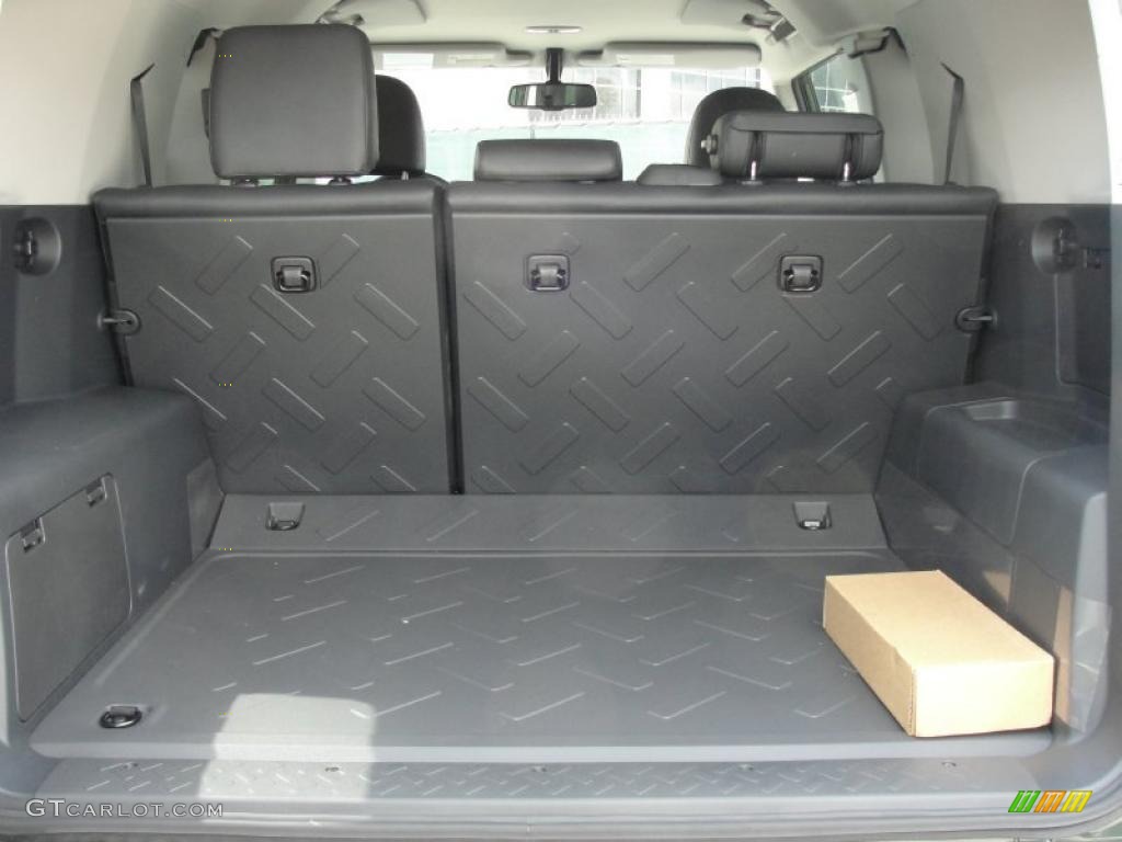 2011 Toyota FJ Cruiser TRD 4WD Trunk Photos