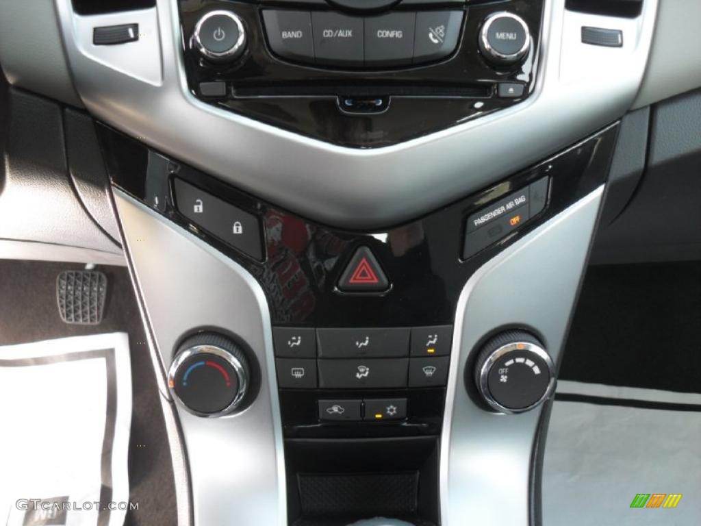 2011 Chevrolet Cruze ECO Controls Photo #46405944