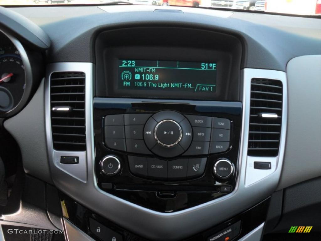 2011 Chevrolet Cruze ECO Controls Photo #46405959