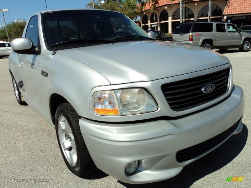 Silver Metallic 2001 Ford F150 SVT Lightning Exterior Photo #46408260