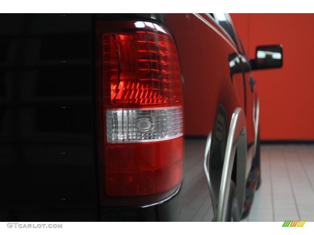 2004 F150 Lariat SuperCab - Black / Black photo #15