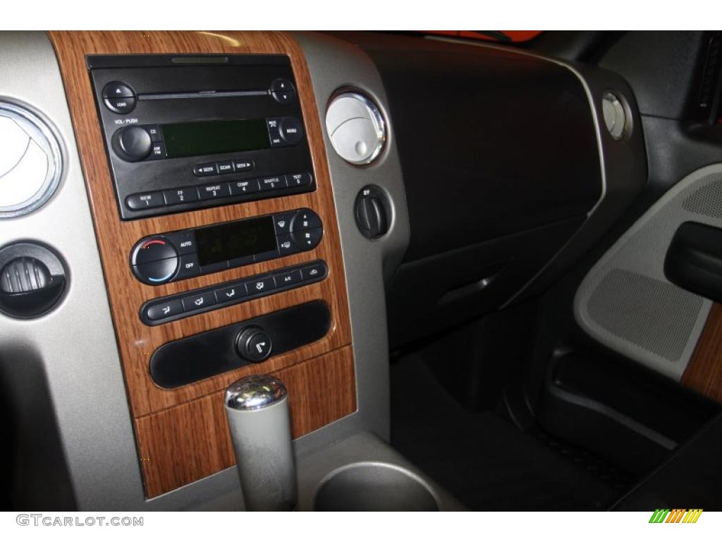 2004 F150 Lariat SuperCab - Black / Black photo #24