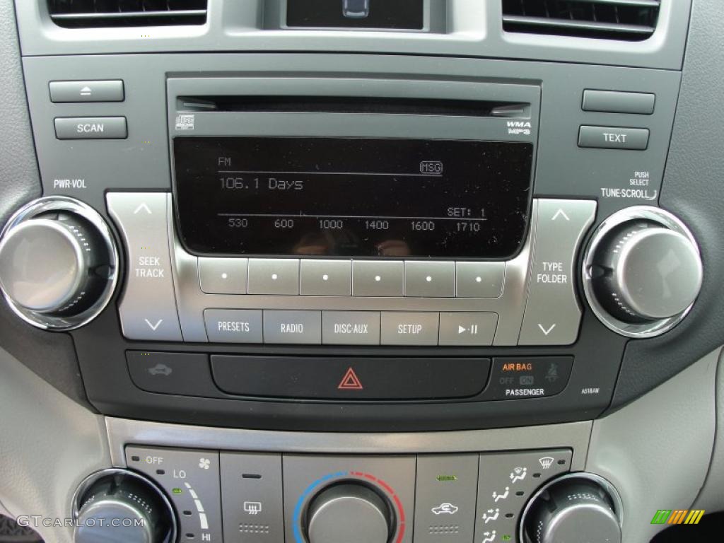 2011 Toyota Highlander Standard Highlander Model Controls Photo #46409751