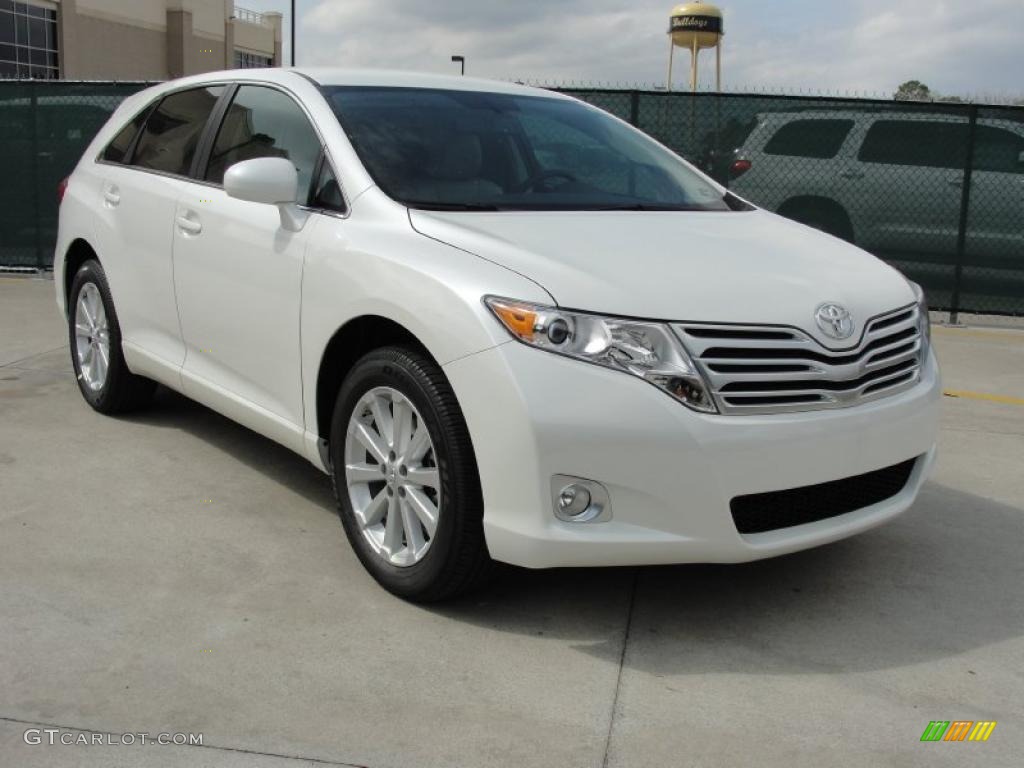 Blizzard Pearl White Toyota Venza