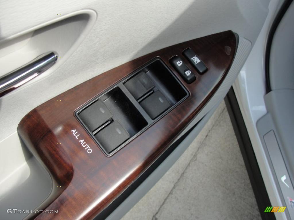 2011 Toyota Venza I4 Controls Photo #46410192