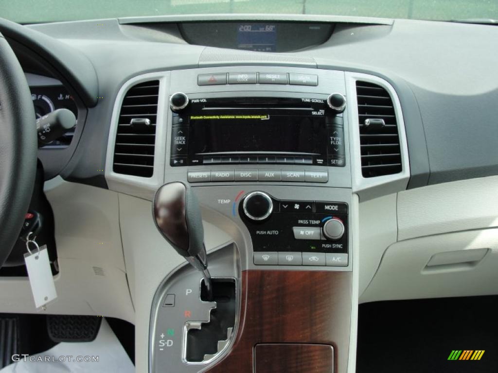 2011 Toyota Venza I4 Controls Photo #46410255