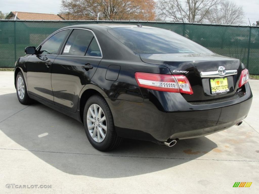 2011 Camry XLE V6 - Black / Bisque photo #5