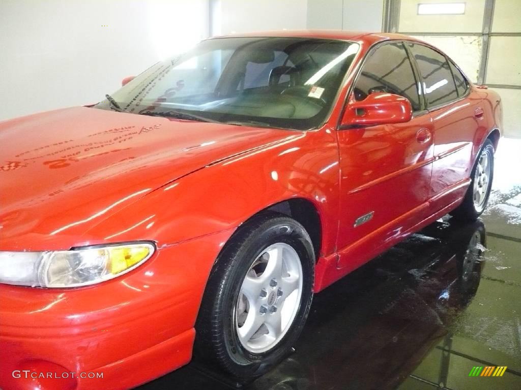 1997 Grand Prix GTP Sedan - Bright Red / Dark Pewter photo #11