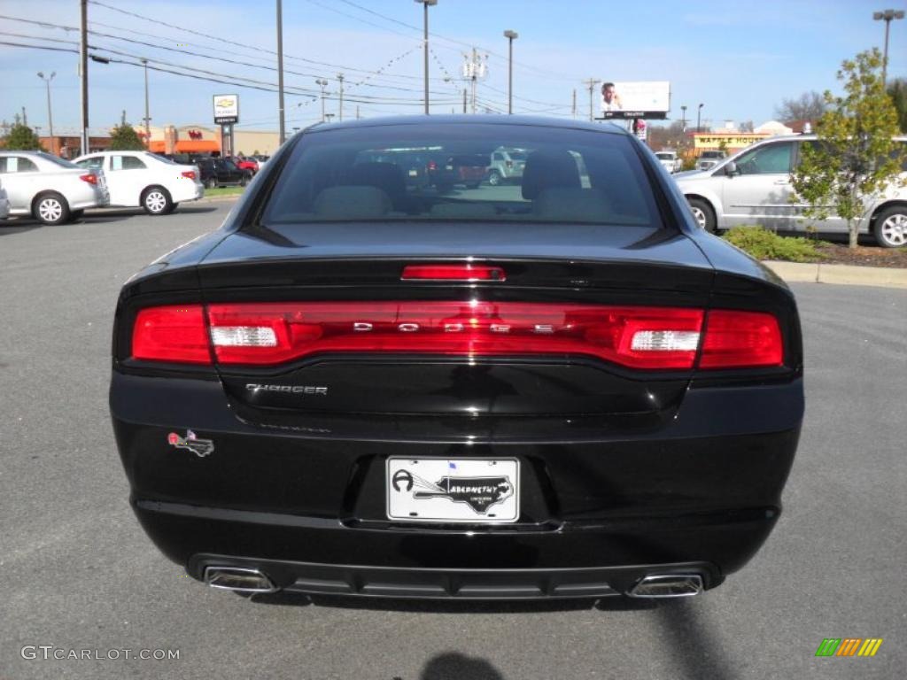 Brilliant Black Crystal Pearl 2011 Dodge Charger SE Exterior Photo #46412349