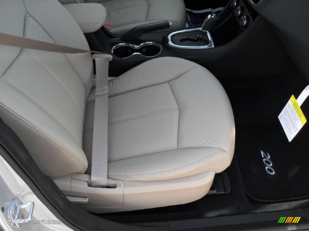 Black/Light Frost Beige Interior 2011 Chrysler 200 Limited Photo #46413675