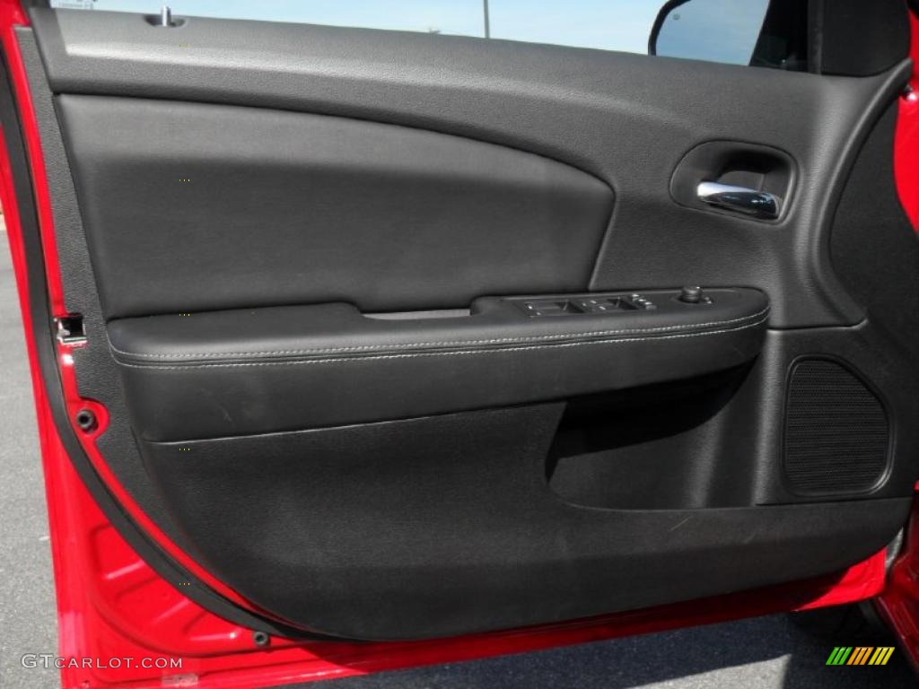 2011 Dodge Avenger Lux Black Door Panel Photo #46414239