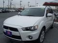 Diamond White Pearl - Outlander SE AWD Photo No. 1