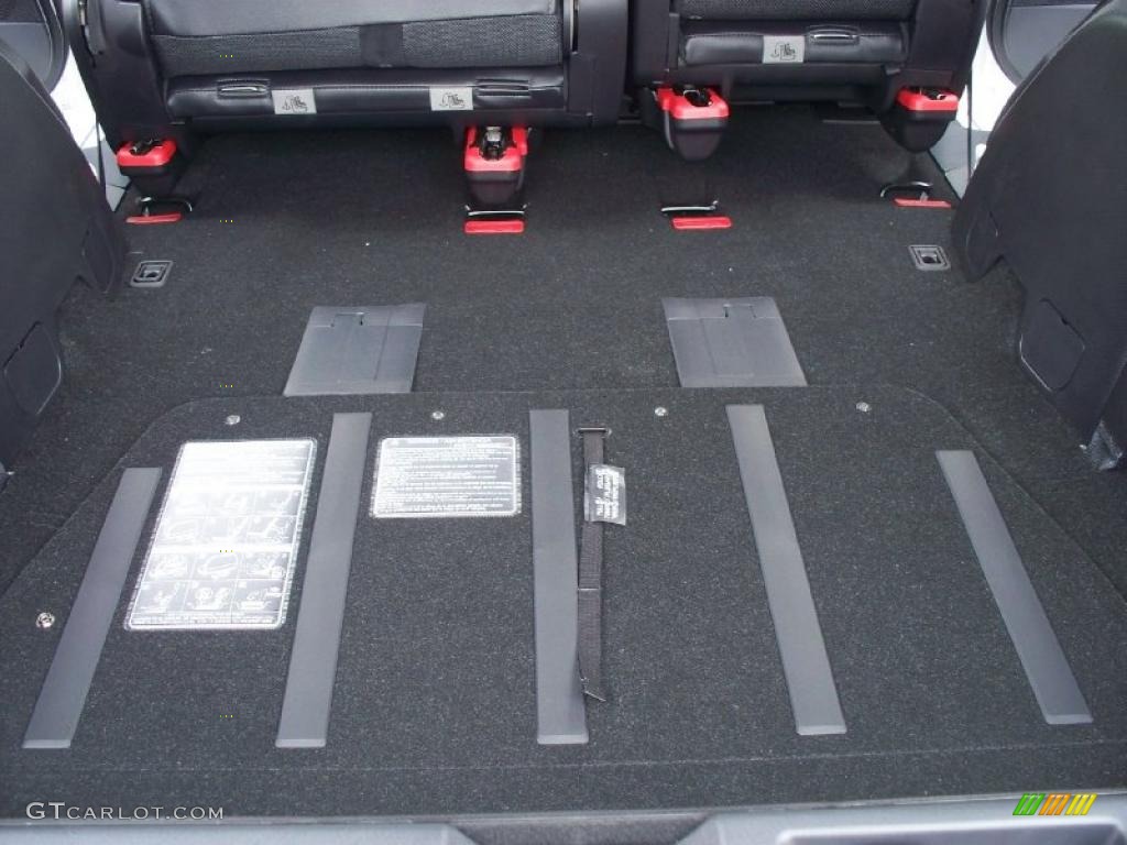 2011 Mitsubishi Outlander SE AWD Trunk Photo #46415433