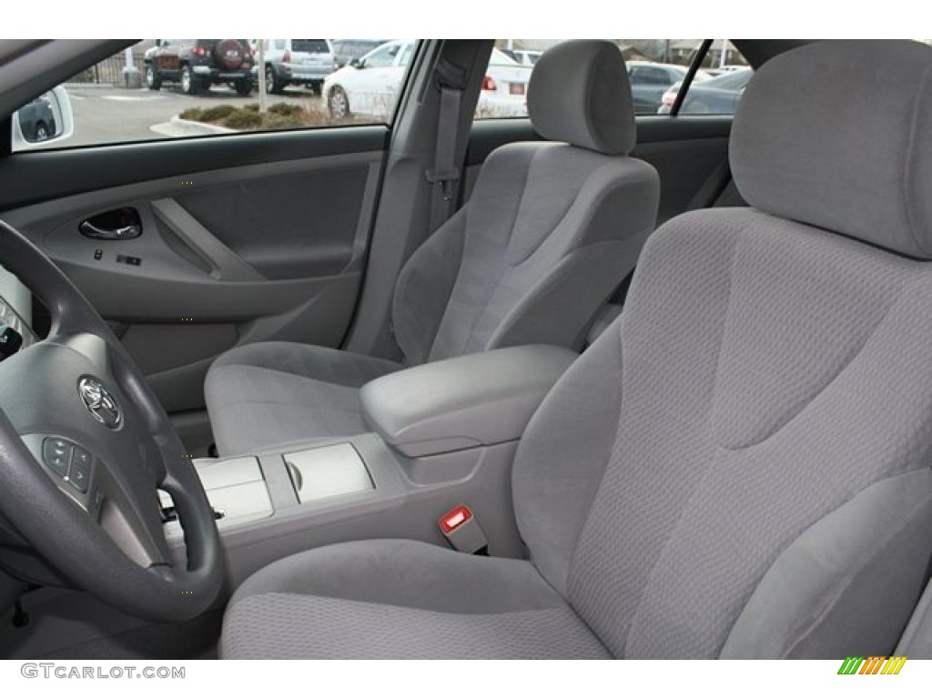 2010 Camry LE - Super White / Ash Gray photo #9