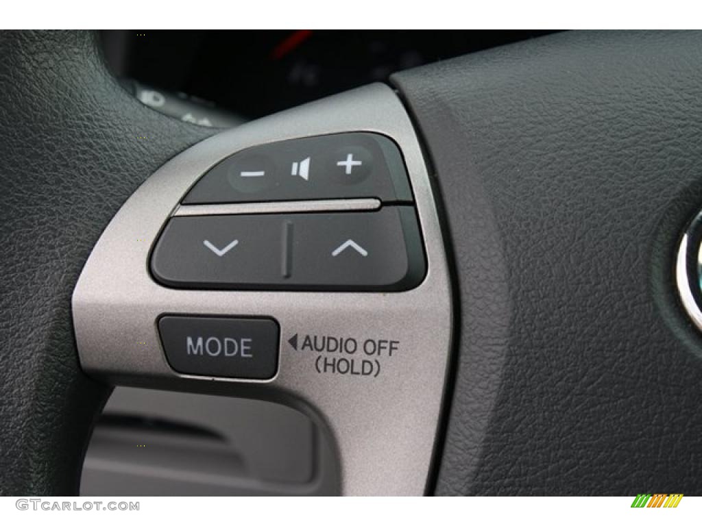 2010 Camry LE - Super White / Ash Gray photo #17