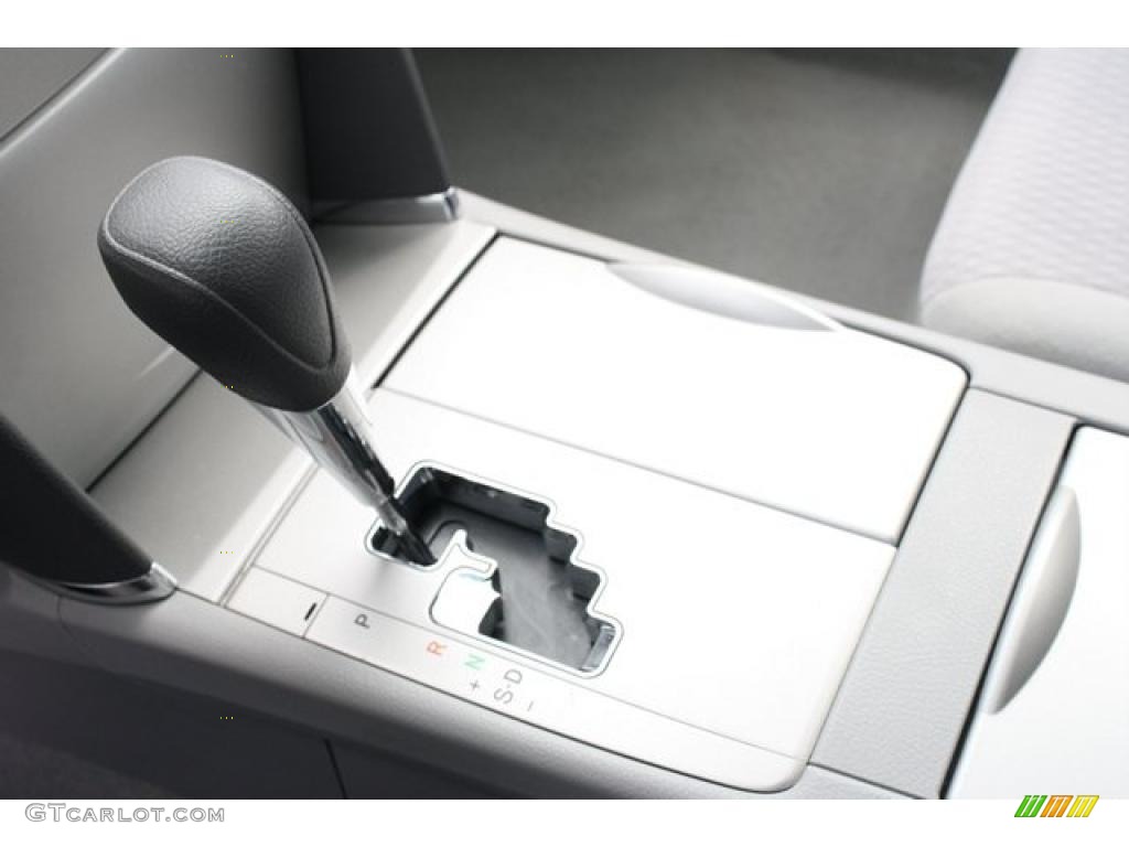 2010 Camry LE - Super White / Ash Gray photo #22