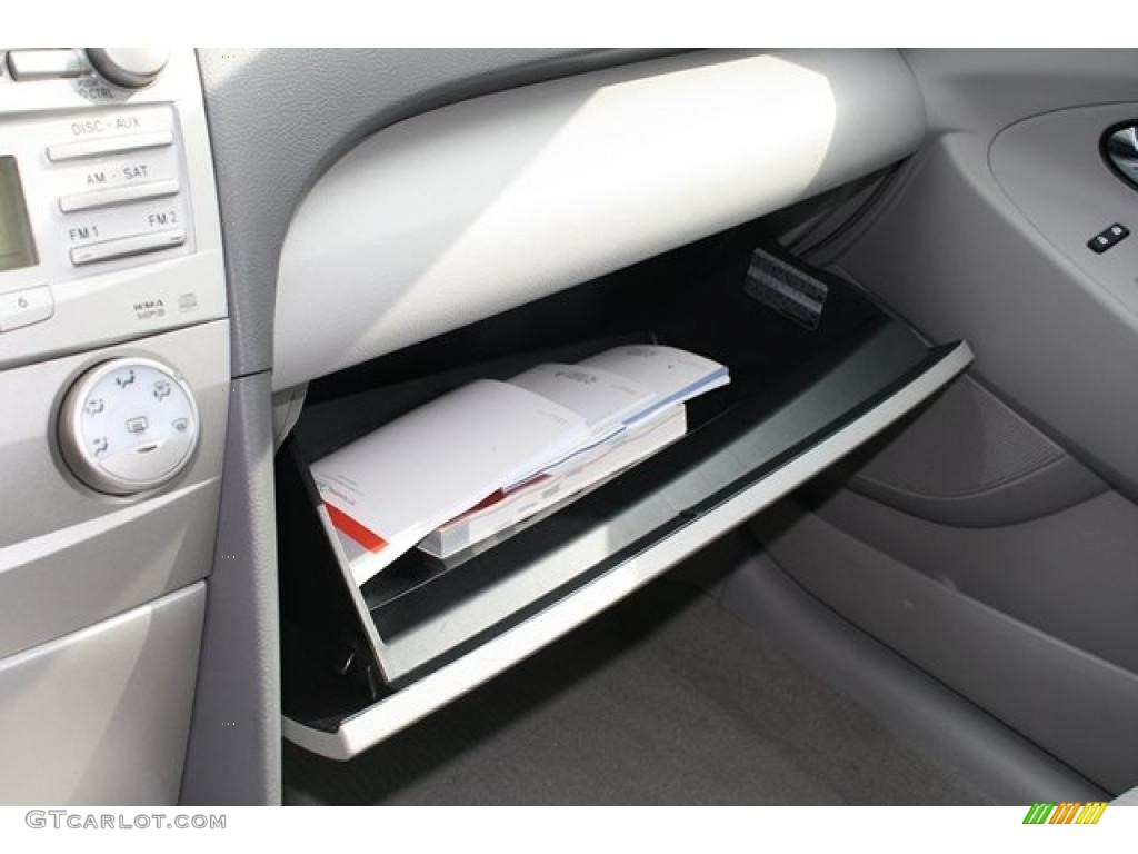 2010 Camry LE - Super White / Ash Gray photo #25