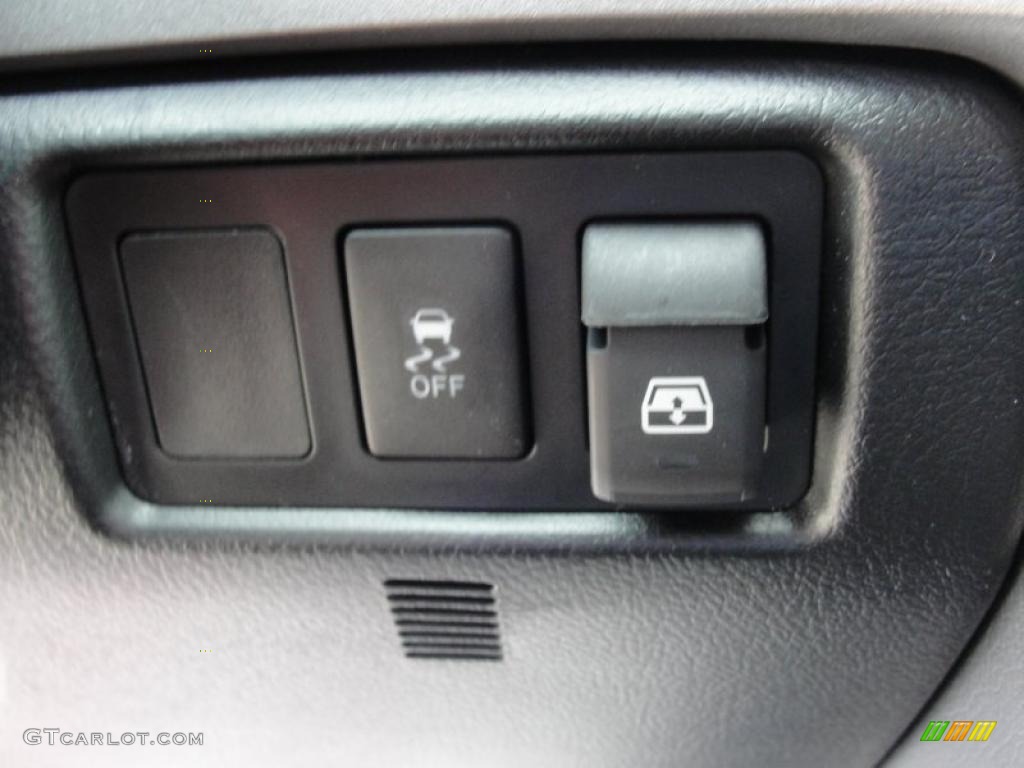 2011 Toyota Tundra CrewMax Controls Photo #46417704