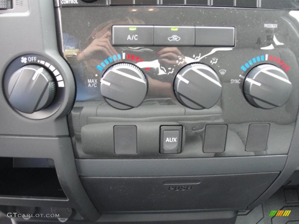 2011 Tundra Double Cab - Black / Graphite Gray photo #27