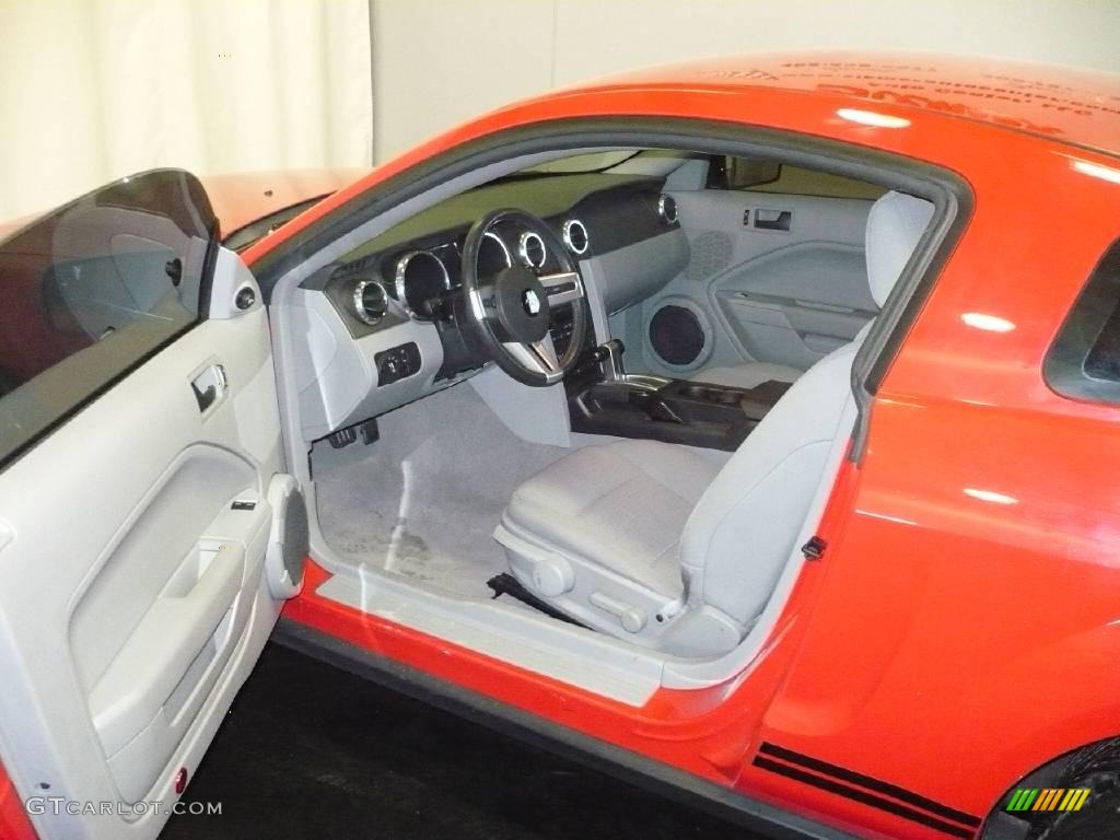 2007 Mustang V6 Deluxe Coupe - Torch Red / Light Graphite photo #33