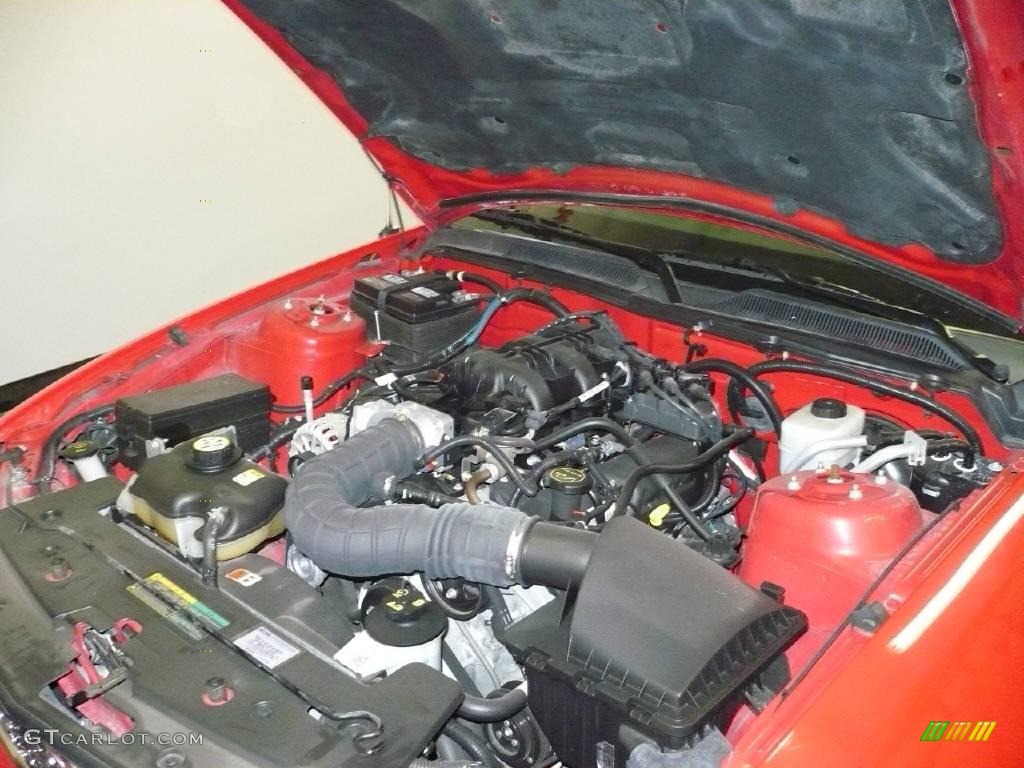 2007 Mustang V6 Deluxe Coupe - Torch Red / Light Graphite photo #34