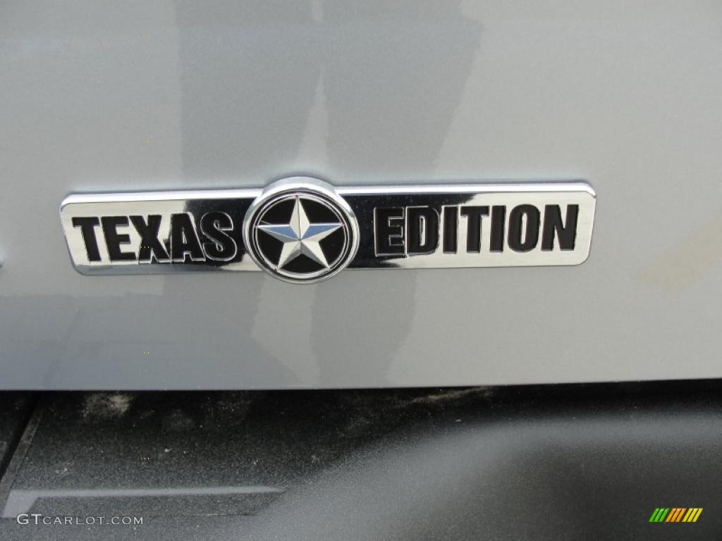 2011 Tundra Texas Edition CrewMax - Silver Sky Metallic / Graphite Gray photo #19
