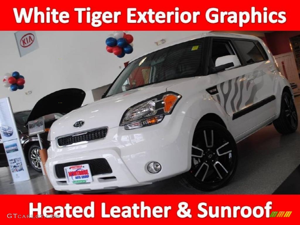 2011 Soul White Tiger Special Edition - Clear White/Grey Graphics / Black Leather photo #1