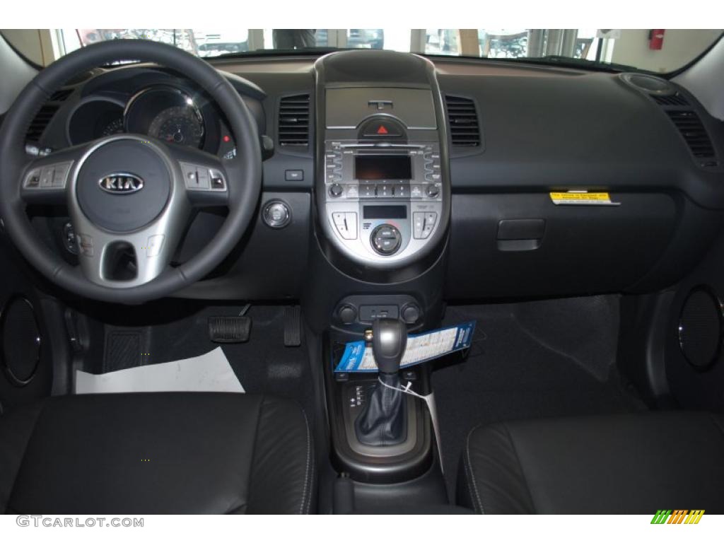 2011 Kia Soul White Tiger Special Edition Dashboard Photos