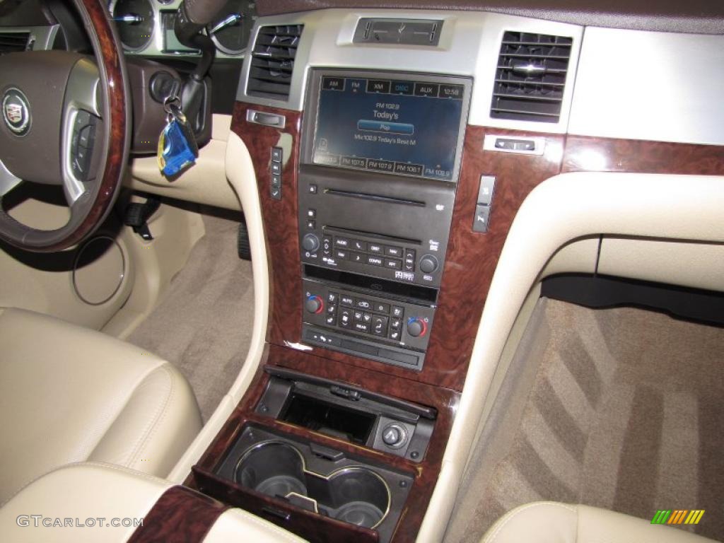 2009 Cadillac Escalade ESV Controls Photo #46422564